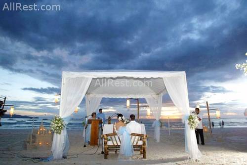 Fridays Boracay Resort 14